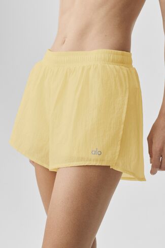 Alo Yoga Mid-Rise Go Time Short - Warm Butter in Saudi Arabia