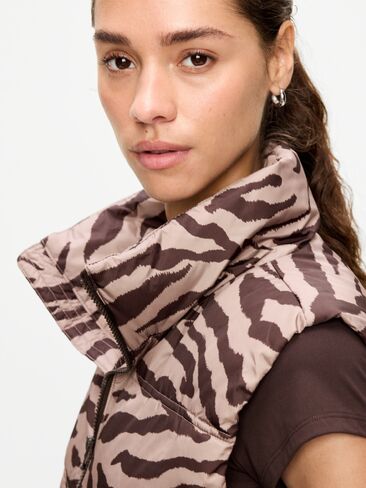 Old Navy Core Puffer Vest - Black Zebra in Kuwait