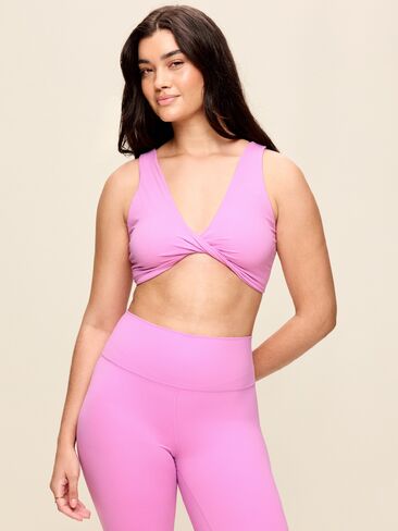 حمالة صدر رياضية Old Navy Light Support StudioSmooth Twist-Front - أوركيد in Kuwait