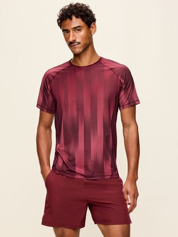 Old Navy Slim Fit Performance Vent T-Shirt - Reddy Or Not in Kuwait