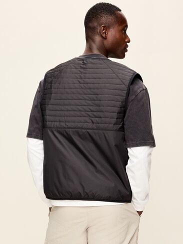 Old Navy Light-Padded USB Vest - Black Jack in Saudi Arabia