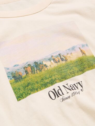تي شيرت Old Navy EveryWear برقبة دائرية وشعار الماركة - Creme De La Creme in Kuwait