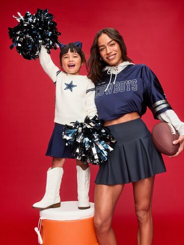 سويت شيرت Old Navy Dallas Cowboys برقبة دائرية للفتيات الصغيرات - Dallas Cowboys in Kuwait