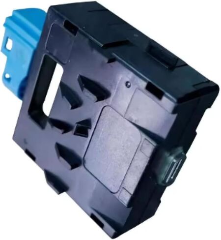 Automotive USB Connector Socket OE 2068203101 for W206 W213 in Saudi Arabia
