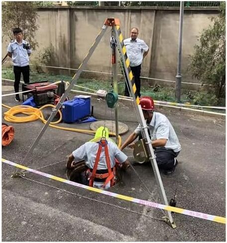 Heavy Duty Confined Space Tripod Kit for Rescue, Firefighting & Lifesaving - Portable Lifting System with Anti-Dropping Device for Sewer Tunnels & Emergency Situations in Kuwait