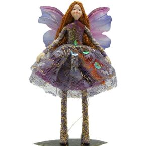 دمية الجنية المصنوعة يدويًا من التوباز الخزامى من تصميم تاسي - مع أجنحة in Kuwait