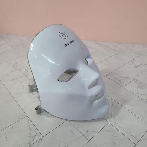 Hyzentmed Electronic light therapy apparatus for the skin Equipped with an adjustable strap, suitable for daily facial treatments. in Kuwait