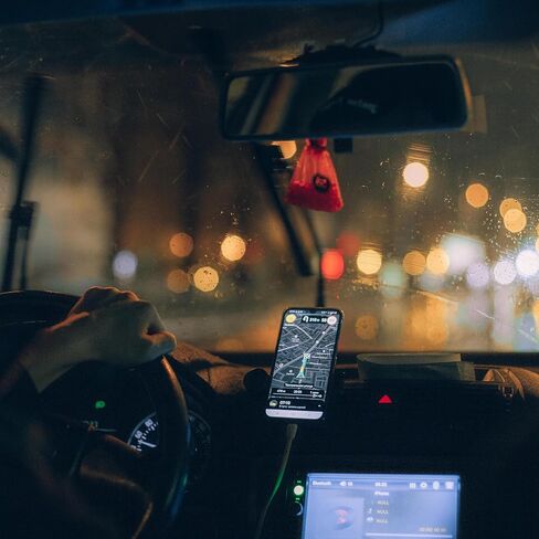 Cell Phone Holder for car Mount Adjustable Dashboard Mount 360 Rotation Compatible with iPhone & Android, Windshield Cell Phone Mount in Kuwait