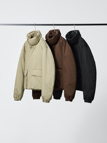 Uniqlo Hybrid Down Short Jacket in Kuwait