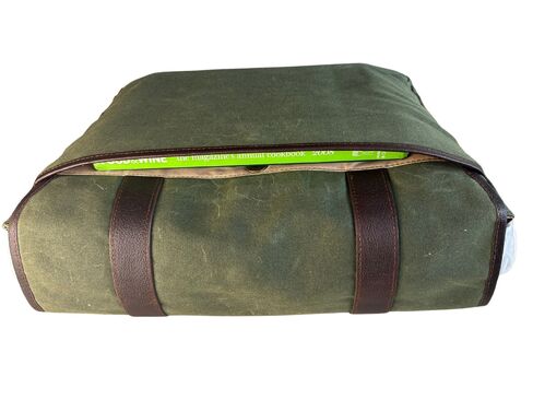 Capelle Miami Maxwell Classic Waxed Canvas and Leather 16 Inch Laptop Messenger Bag in Kuwait