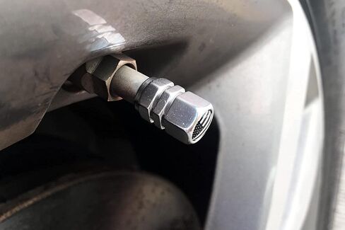 Dsycar 12 عبوة من غطاء جذعي صمام العلم الأمريكي الكروم بتصميم سداسي من الألومنيوم، مع حلقة مطاطية، تناسب السيارات والشاحنات والدراجات النارية والدراجات (العلم الأمريكي السداسي) in Kuwait