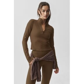 Alo Yoga ALO Softsculpt Precision 1/4 Zip Long Sleeve - Java Brown in Kuwait