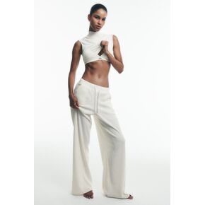 Alo Yoga Muse Wide Leg Pant - Ivory in Kuwait