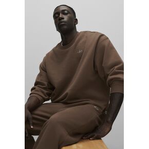 Alo Yoga Accolade Crew Neck Pullover - Java Brown in Saudi Arabia