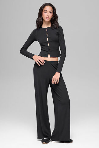 Alo Yoga Dreamlight Long Sleeve Top - Black in Kuwait