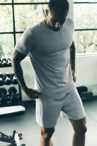 Alo Yoga Conquer Reform Crewneck Short Sleeve - Vintage Athletic Heather in Saudi Arabia