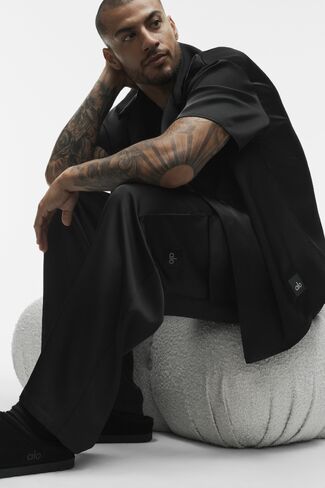 Alo Yoga Satin Horizon Straight Leg Cargo Pant - Black in Saudi Arabia