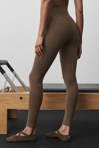 Alo Yoga Seamless High-Waist Two Tone Rib Legging - Java Brown in Kuwait