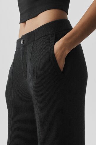 Alo Yoga Cashmere Wool Low-Rise Harmony Trouser (Long) - Black in Kuwait