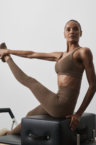 Alo Yoga Seamless Two Tone Rib Bra - Java Brown in Saudi Arabia