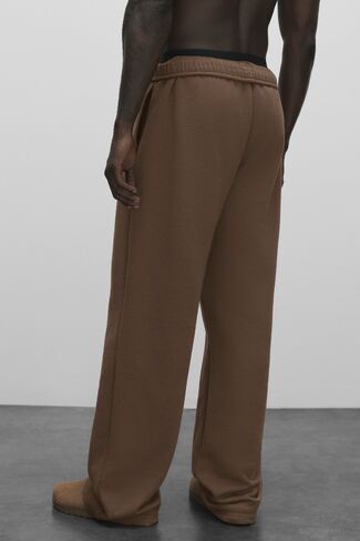 Alo Yoga Accolade Straight Leg Sweatpant - Java Brown in Saudi Arabia