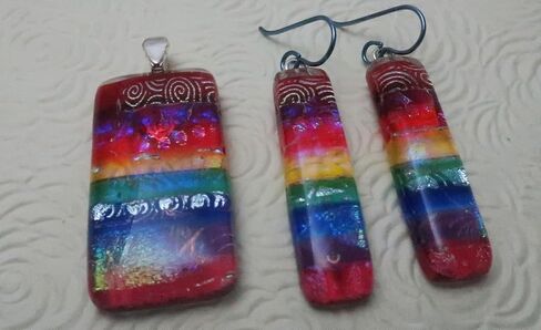 3 pc set Rainbow Patterned Fused Dichroic Pendant Niobium Earrings set Pride in Kuwait