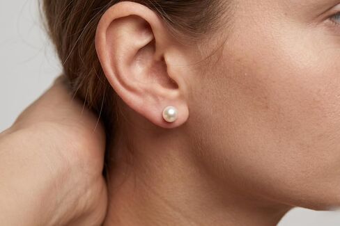5-5.5mm A Grade Cultured Freshwater Pearl Sterling Silver Stud Earrings in Saudi Arabia