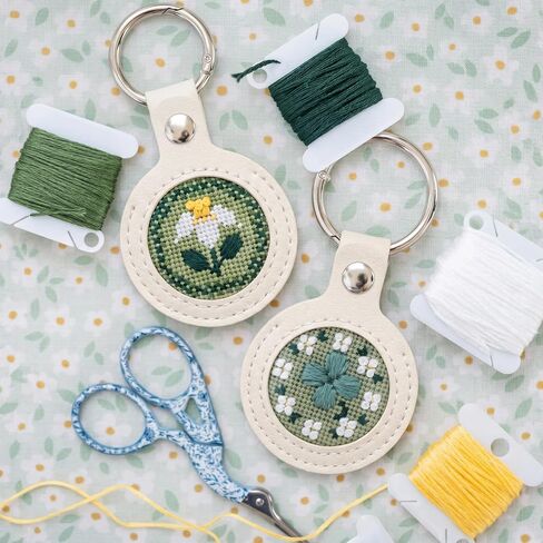 CATEARED Self Finishing Needlepoint Key Fob Kit, DIY PU Leather Keychain with Double-Sided Clear Window 4x4 Inch 18 Mesh Cotton Blank Canvas & Adhesive Sticker, Needlepoint Kit for Adults in Kuwait