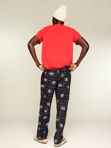Old Navy Old Navy x Disney Flannel Pajama Pants for Men - Disney Wreath Plaid in Kuwait