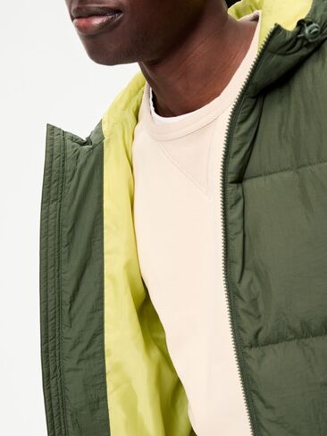 Old Navy Water-Resistant Puffer Jacket - Heritage Green in Kuwait
