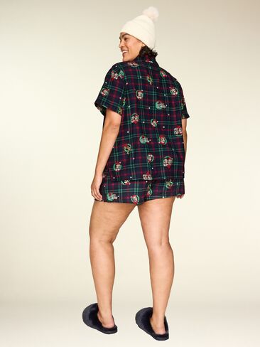 Old Navy Old Navy x Disney Flannel Pajama Shorts Set for Women - Disney Wreath Plaid in Kuwait