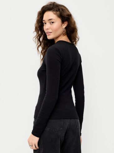 Old Navy Snug Crew-Neck Long Sleeve T-Shirt - Black Jack in Saudi Arabia
