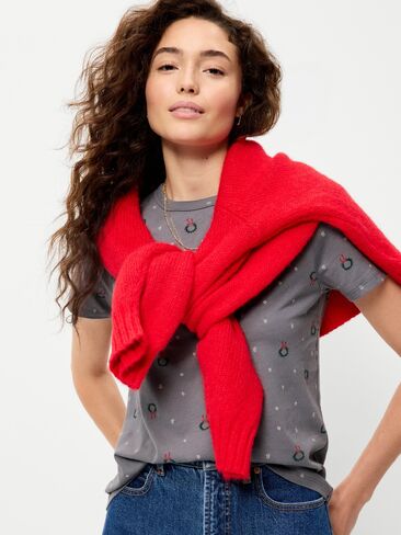Old Navy EveryWear Crew-Neck T-Shirt - Wreaths in Saudi Arabia