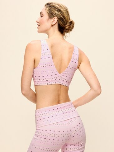Old Navy Light Support PowerChill  V-Neck Sports Bra - Palest Blossom in Kuwait