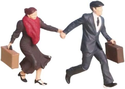 1:64 Scale Couple Catching Train 2pcs in Kuwait