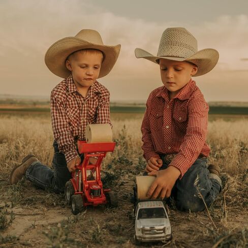 Big Country Toys Red Tractor & Implements, 1:20 Scale, Toy Tractor with Hay Bale and Bucket Attachment, Working Doors, Red, Ages 3 and Up… in Kuwait