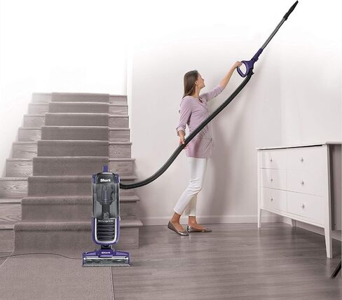 مكنسة Shark Navigator Swivel Pro الكاملة المستقيمة NV150 مكنسة كهربائية بدون كيس قابلة للرفع للسجاد والأرضيات الصلبة ومضادة للحساسية (متجددة) in Kuwait