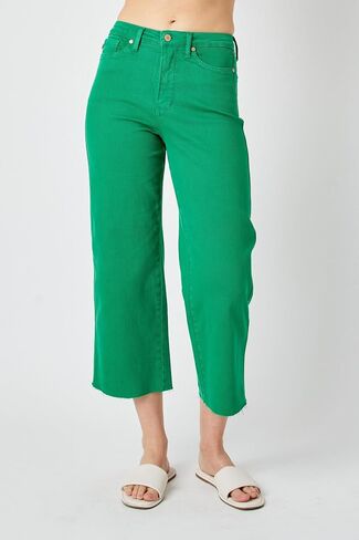 Judy Blue Kelly Green Cropped Capri in Saudi Arabia
