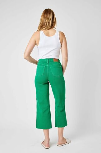 Judy Blue Kelly Green Cropped Capri in Saudi Arabia