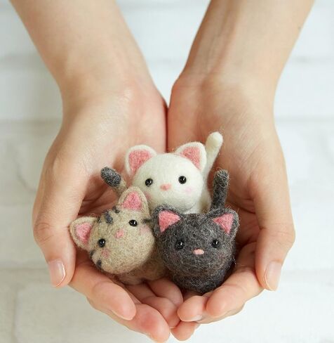 Hamanaka Small Friends Cats H441-483 Needle Felting Kits in Kuwait