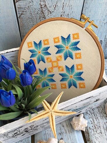Nurge Premium Quality Beech Wood Embroidery Hoop, Cross Stitch Hoop with Gold Plated Adjustable Brass Screw for DIY Projects Ideal for Crafters,Beginners & Professionals - 6.3" Diameter & 0.31" Thick in Kuwait