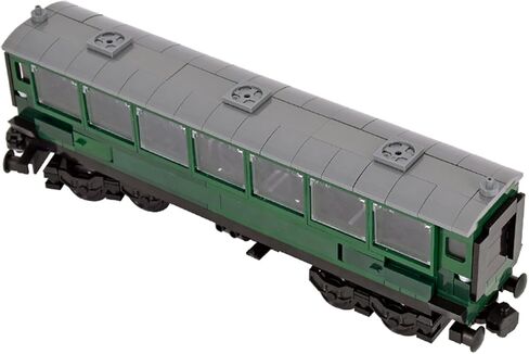 Train Building Block Carriage Kit, Green Passenger Coach Model, Plastic Railway Car with Architecture Theme, Compatible Building Set for Kids 6+ in Kuwait