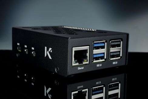 مجموعة المبتدئين KKSB لجهاز Raspberry Pi 5 (8 جيجابايت) مع حافظة من الألومنيوم - إصدار 128 جيجابايت - مبرد نشط، مزود طاقة، كابلات HDMI كاملة 4K، رأس قابل للتكديس متضمن in Kuwait