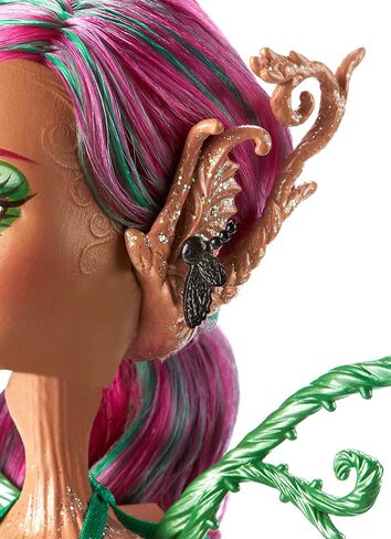MONSTER HIGH GARDEN GHOULS TREESA THORNWILLOW DOLL in Saudi Arabia