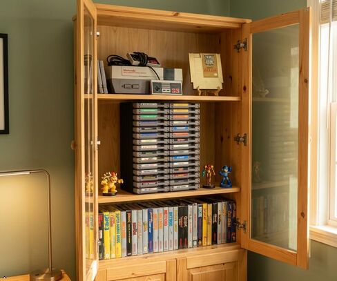 شاشة عرض R2D3 لألعاب نظام Nintendo Entertainment System (NES) (تتسع لـ 30 لعبة) in Kuwait