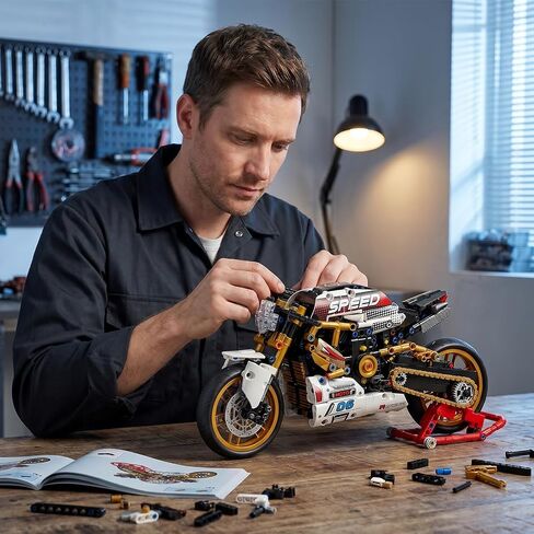 Reobrix Vintage Cafe Racer Motorcycle Building Set 1:8 Scale in Saudi Arabia