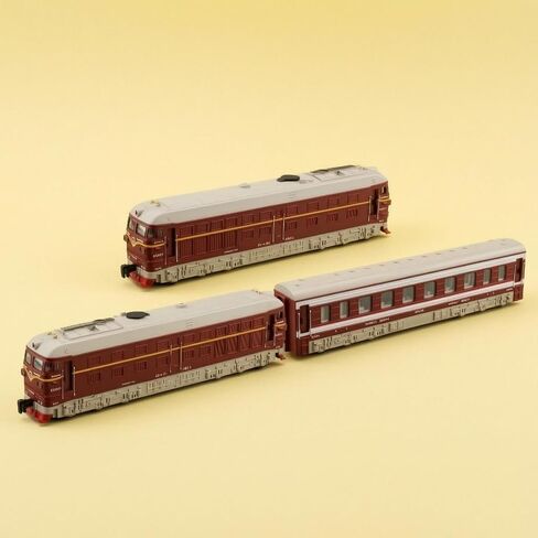 Moving Railway Locomotive Set Smoke Effect Alloy Train Model Working Lights Plaything, Red in Kuwait