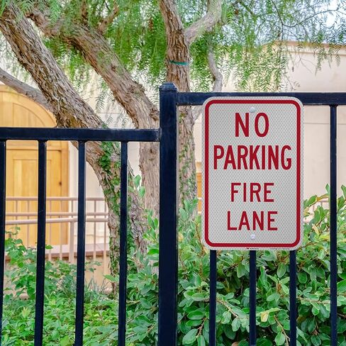 SmartSign ممنوع ركن السيارات - لافتة حارة النار | 12 × 18 بوصة عاكس للضوء من الدرجة الهندسية، مغلف للحماية، خالٍ من الصدأ in Kuwait