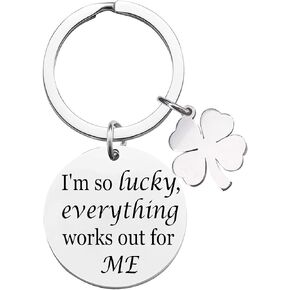 سلسلة مفاتيح I Am So Lucky - تذكير ايجابي اثناء التنقل مع ملحق فريد من نوعه باربع اوراق البرسيم، ستيل، مقاس واحد in Kuwait