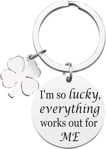 سلسلة مفاتيح I Am So Lucky - تذكير ايجابي اثناء التنقل مع ملحق فريد من نوعه باربع اوراق البرسيم، ستيل، مقاس واحد in Kuwait